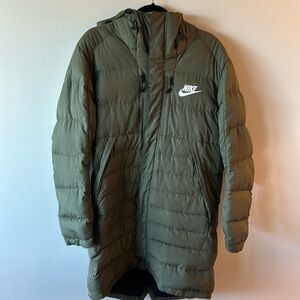 Nike forest green puffer jacket